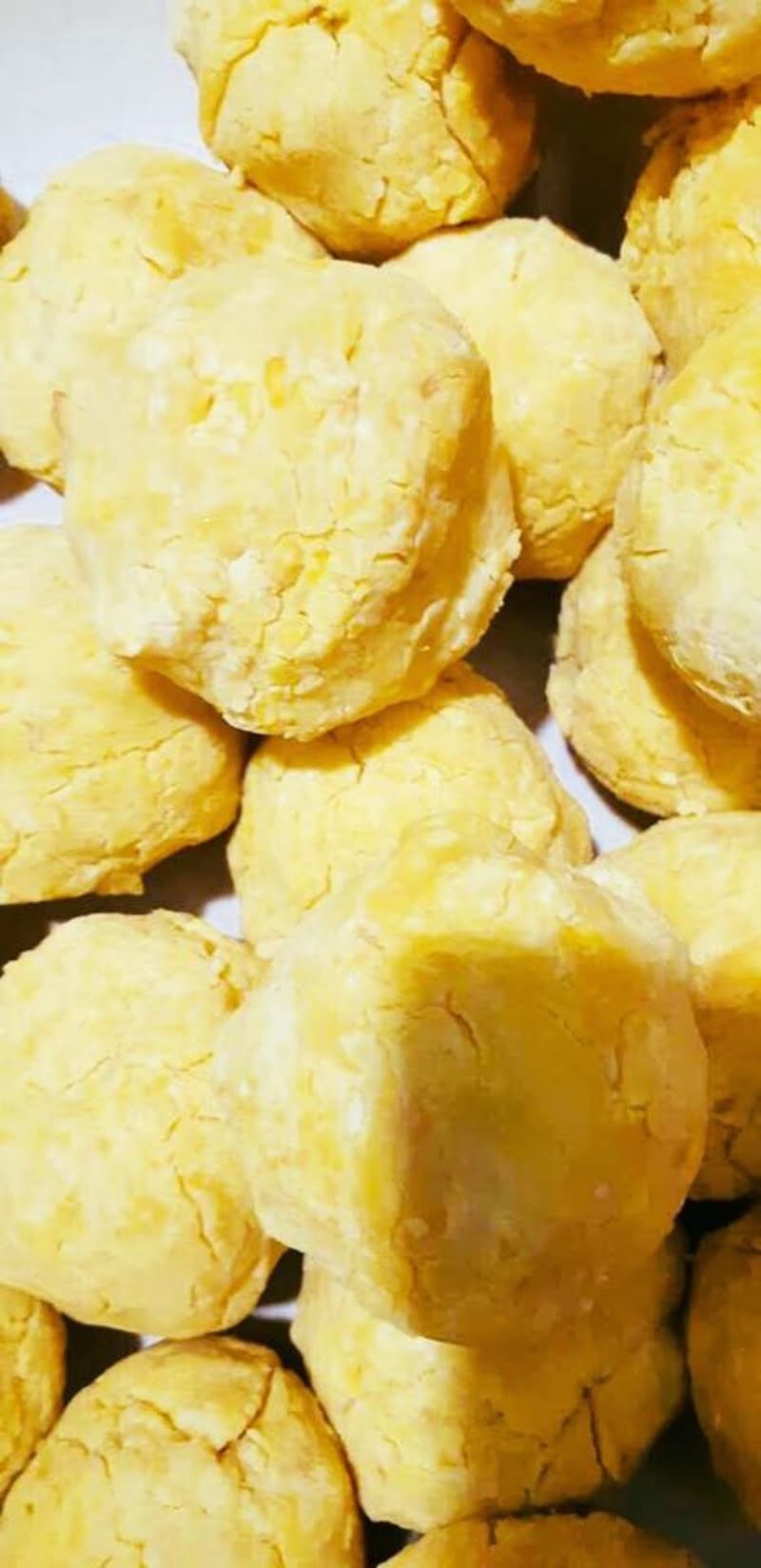 banh-chung-nep-cam-dac-san-yen-bai-o-hcm4