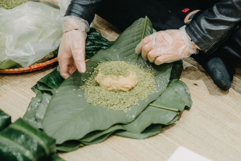 goi-banh-chung-tet-nghe-hot-hai-ra-tien-dip-can-tet3