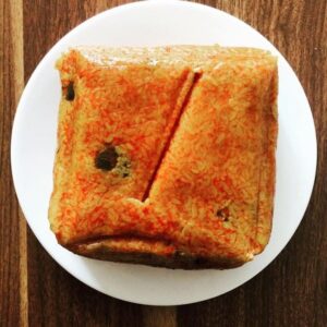 Bánh chưng gấc là một loại bánh có lợi cho sức khỏe con người